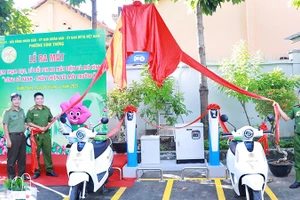 Phường Bình Trưng là đơn vị đầu tiên trên địa bàn Thành phố Hồ Chí Minh ra mắt 3 cụm trạm sạc, tủ đổi pin xe máy điện. 