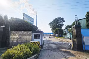 Nhà máy Hóa chất Việt Trì (Phú Thọ) được xây dựng từ năm 1959, dự kiến sẽ được di dời sớm.