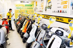  Thị trường xe máy điện Việt Nam chứng kiến sự mở rộng mạnh của các doanh nghiệp. Ảnh: NAM NGUYỄN