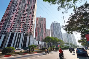 Dự án Usilk City do Công ty cổ phần Sông Đà - Thăng Long làm chủ đầu tư nằm trên đường Tố Hữu, phường Hà Đông, Hà Nội.