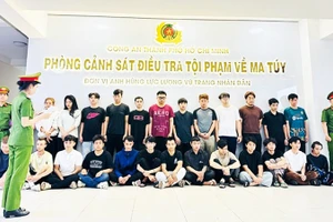 Công an TP Hồ Chí Minh triệt phá đường dây mua bán cần sa và thuốc lá điện tử chứa chất cấm trên mạng xã hội có sự tham gia của người nước ngoài, ngày 21/1.