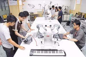 Phòng thí nghiệm Robotics tại Trường đại học Công nghiệp Thành phố Hồ Chí Minh. 