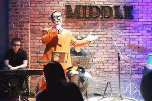 Ca sĩ Khôi Minh tại đêm nhạc kỷ niệm sinh nhật nhạc sĩ Trịnh Công Sơn 27/2/2026.