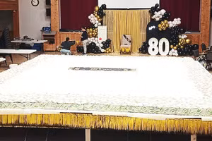 Bánh cà rốt khổng lồ