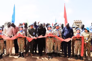 Đội Công binh số 4 hồi sinh cây cầu huyết mạch tại Abyei. Ảnh: HẢI YẾN