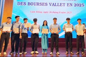 Trao học bổng Vallet năm 2025