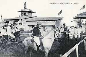 Trường đua ngựa thời thuộc địa hiện lên như một lát cắt sinh động của đời sống xã hội đương thời. Ảnh tư liệu