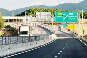 Kết cấu hạ tầng có bước tiến vượt bậc với 3.245km đường cao tốc hoàn thành. Ảnh: NAM NGUYỄN