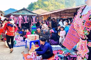 Phiên chợ giữa miền sương