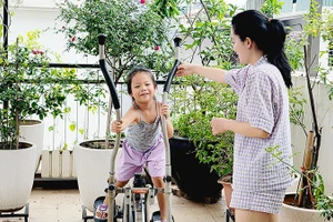 Xu hướng nghỉ ngơi thư giãn tại gia đang được nhiều người lựa chọn. Ảnh: NGUYỆT ANH