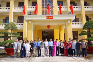 10 ngày với hàng nghìn trang viết