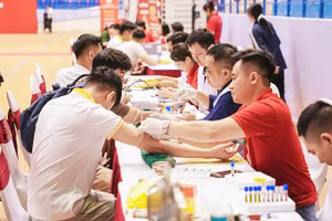 Hoạt động hiến máu tình nguyện tại Lễ phát động Tháng Nhân đạo năm 2026.