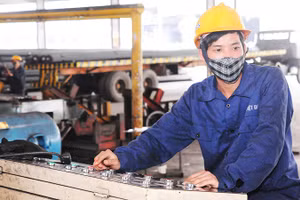 Tâm lý e ngại rủi ro thể chế còn có thể khiến doanh nghiệp thu hẹp quy mô đầu tư. Ảnh: BẮC SƠN