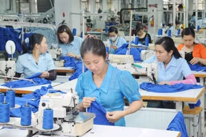 Các doanh nghiệp dệt may đã đạt nhiều thành tích ấn tượng, có vị trí xứng đáng khi vươn ra thị trường thế giới. Ảnh: NAM HẢI