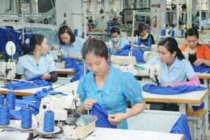 Các doanh nghiệp dệt may đã đạt nhiều thành tích ấn tượng, có vị trí xứng đáng khi vươn ra thị trường thế giới. Ảnh: NAM HẢI