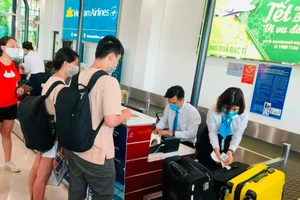 Các loại hành lý xách tay và ký gửi đều được kiểm tra kỹ, nếu quá tiêu chuẩn sẽ phải nộp phí.