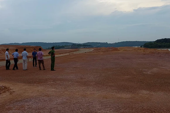 Đại diện Bộ NN-PTNT và Cục Cảnh sát môi trường, Bộ Công an kiểm tra tại dự án sai phạm của Công ty TNHH Đại Lải.