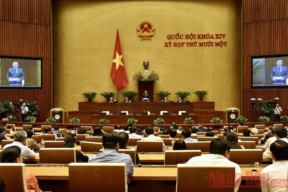 Toàn cảnh nghị trường ngày 8-4. Ảnh: TRẦN HẢI