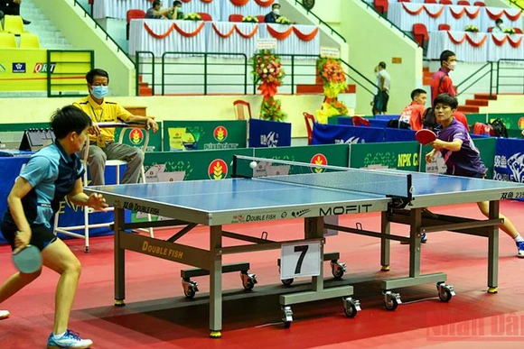 Trận bán kết đồng đội nữa giữa Công an 1 và Long Hải- Hải Dương.