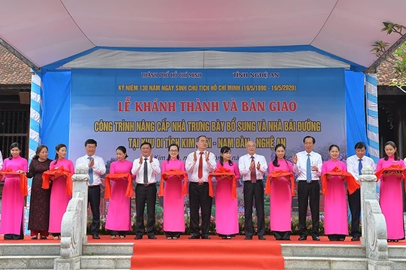 Cắt bắng khánh thành và bàn giao công trình nâng cấp nhà trưng bày bổ sung và nhà bái đường tại Khu Di tích quốc gia đặc biệt Kim Liên.