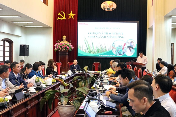 Tọa đàm trực tuyến Cơ hội và thách thức cho ngành mía đường