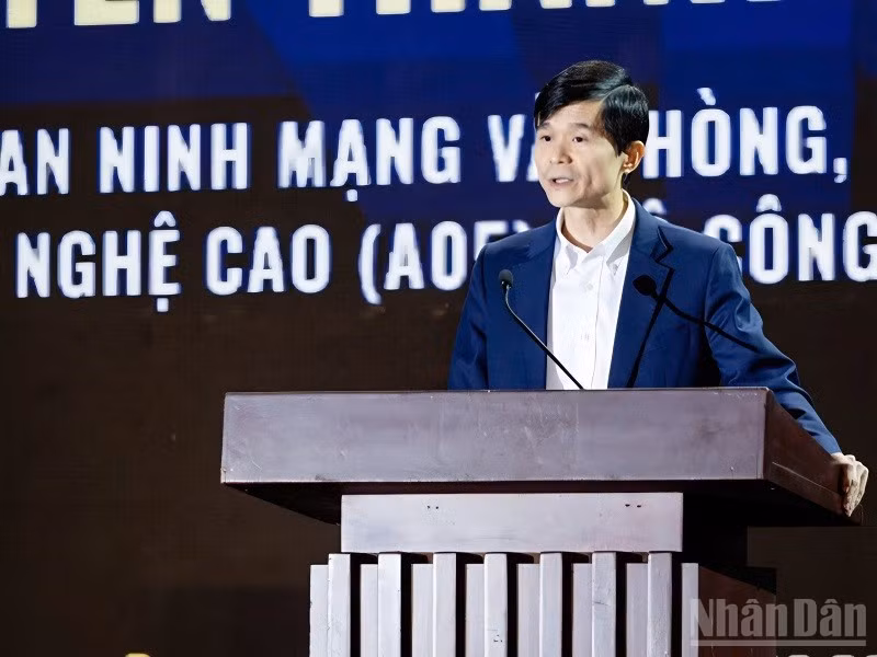 Thượng tá Nguyễn Thành Chung, Cục A05, Bộ Công an phát biểu tại Hội nghị Mã hóa tài sản thực Việt Nam 2026 (Vietnam RWA Summit 2026).