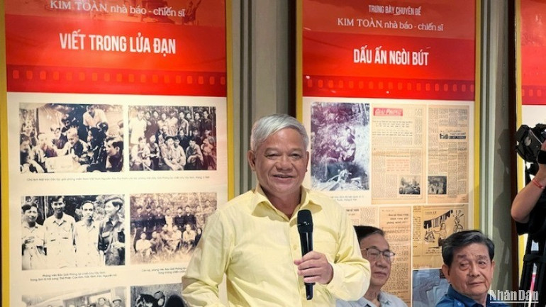 Nhà báo, nhà thơ Nguyễn Sĩ Đại (nguyên Phó Trưởng ban Văn hoá-văn nghệ, Báo Nhân Dân) chia sẻ về quá trình làm phim. img-2464-5971.jpg