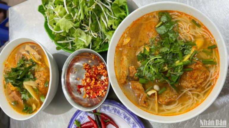 Bún chả cá, vị ngọt thơm nơi phố biển. img-2991-7029.jpg