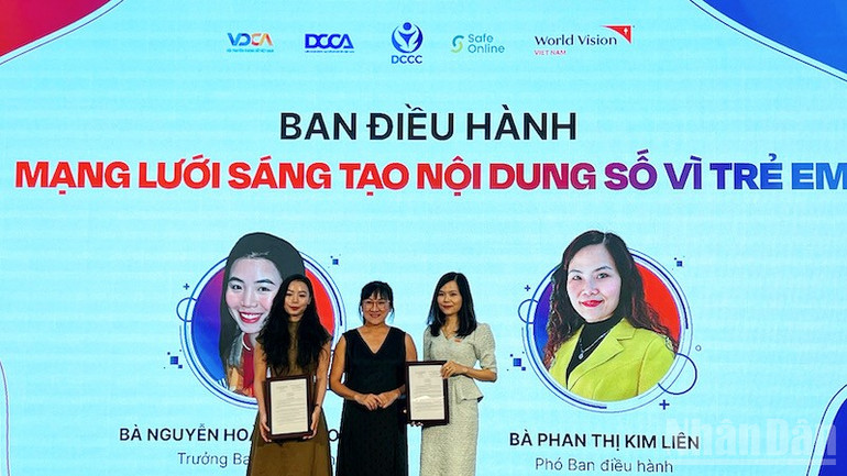 Thành viên Ban điều hành DCCC ra mắt. ndo_br_img-5337.jpg