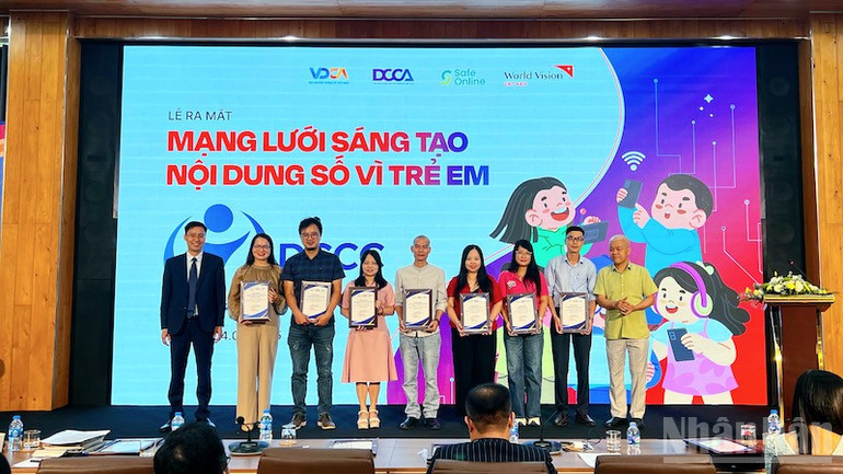 Các nghệ sĩ, nhà biên kịch, nhà giáo, chuyên gia công nghệ, chuyên gia truyền thông... tham gia sáng lập Mạng lưới. ndo_br_img-5335.jpg