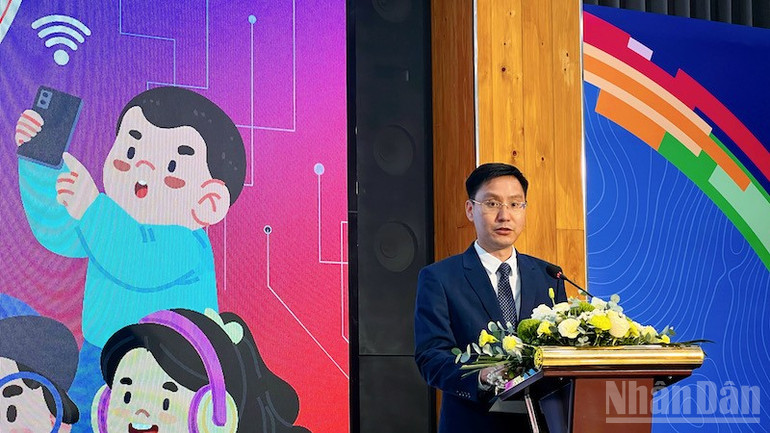 Theo ông Hoàng Đình Chung, DCCC đã bắt đầu triển khai những kế hoạch hành động đầu tiên nhằm hỗ trợ các cá nhân, tổ chức sáng tạo nội dung cùng nhau kiến tạo môi trường số lành mạnh cho trẻ em. ndo_br_img-5333.jpg