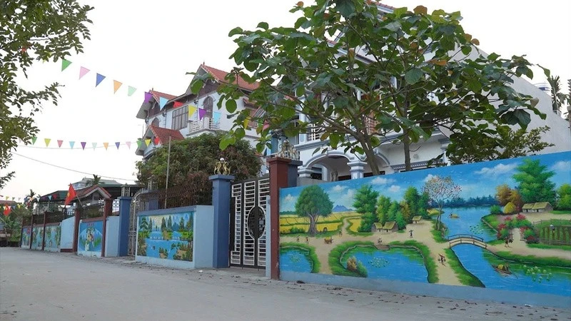 Bộ Nội vụ đề xuất tiêu chí mới về quy mô thôn, tổ dân phố và tăng phụ cấp