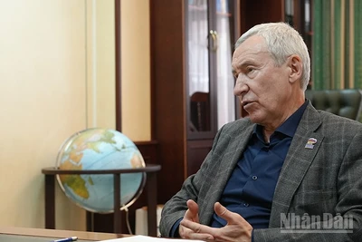 Ủy viên Đoàn Chủ tịch Hội đồng tối cao Đảng Nước Nga Thống nhất, ông Andrey Klimov. (Ảnh: XUÂN HƯNG)