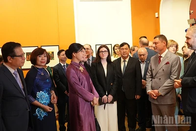 Khai mạc Triển lãm “Người thầy – Học trò: Giai điệu của hành trình”.