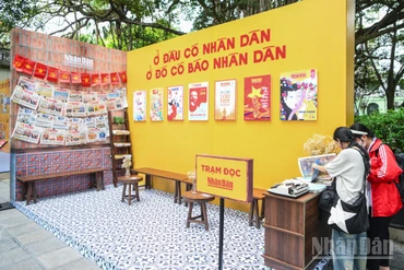 Không gian triển lãm "Báo Nhân Dân trong dòng chảy 100 năm Báo chí Cách mạng Việt Nam".