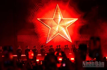 Xuyên suốt chương trình, mỗi màn biểu diễn là một sự hòa quyện giữa âm thanh và ánh sáng, cùng nhiệt huyết của các nghệ sĩ.