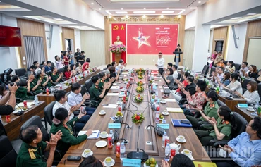 Quang cảnh buổi lễ công bố chương trình nghệ thuật chính luận "Tổ quốc trong tim". (Ảnh: THÀNH ĐẠT)