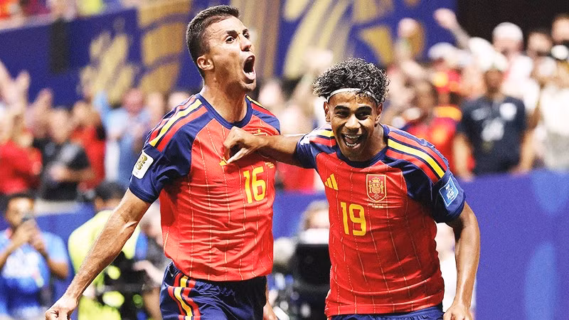 Sau World Cup, Rodri lại tiếp tục chơi bóng cùng Lamine Yamal tại CLB Barca.