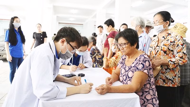 Lĩnh vực chăm sóc sức khỏe cho phụ nữ được ưu tiên triển khai tại 16 phường, xã dịp này.