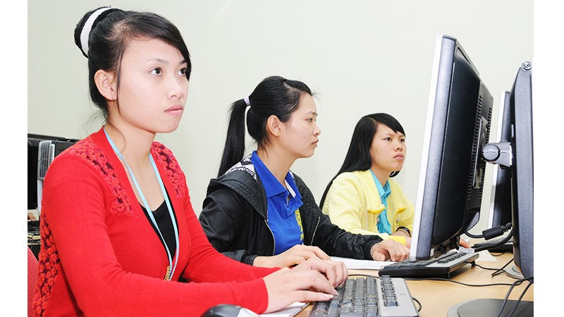 Tiết học công nghệ của sinh viên Trường đại học Thái Nguyên. Ảnh: SONG ANH