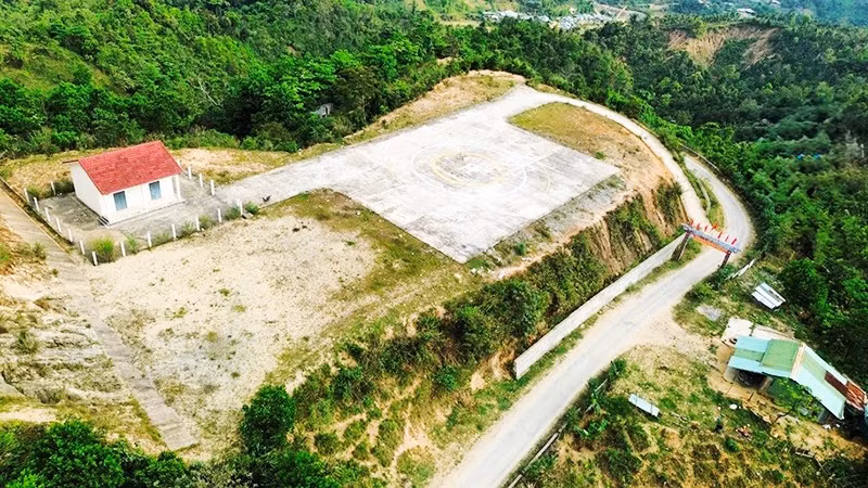 Bãi đáp trực thăng ở xã Phước Thành nhìn từ trên cao.