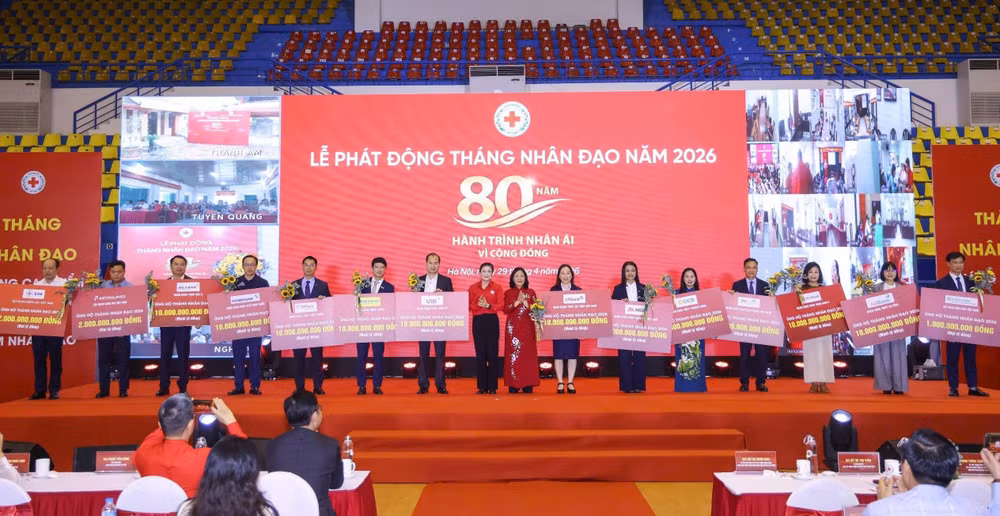 ngay-trong-le-phat-dong-ban-to-chuc-da-tiep-nhan-620-ty-dong-ung-ho-cho-cac-hoat-dong-nhan-dao.jpg