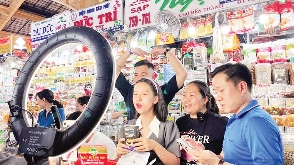 Hỗ trợ 20 triệu thanh niên khởi nghiệp trên thương mại điện tử