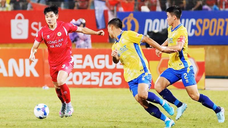 Đình Bắc vẫn chưa ghi bàn sau 9 trận tại V.League. Ảnh: KHIẾU MINH
