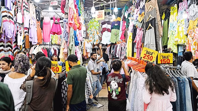 Một khu chợ đồ cũ tại New Delhi. Ảnh: GETTYIMAGES