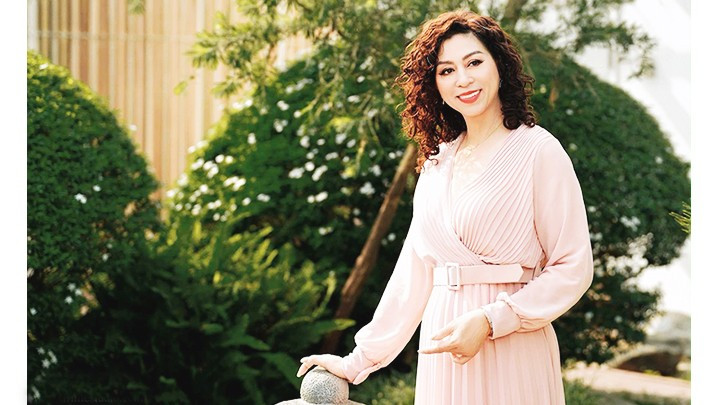 Ca sĩ Quỳnh Hoa trở lại với album mới.