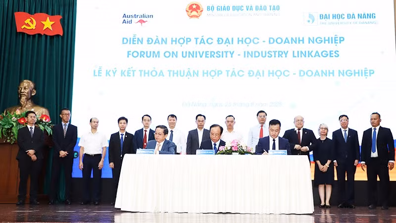 Đại học Đà Nẵng ký kết các thỏa thuận hợp tác với Tập đoàn CT Group tại TP Hồ Chí Minh