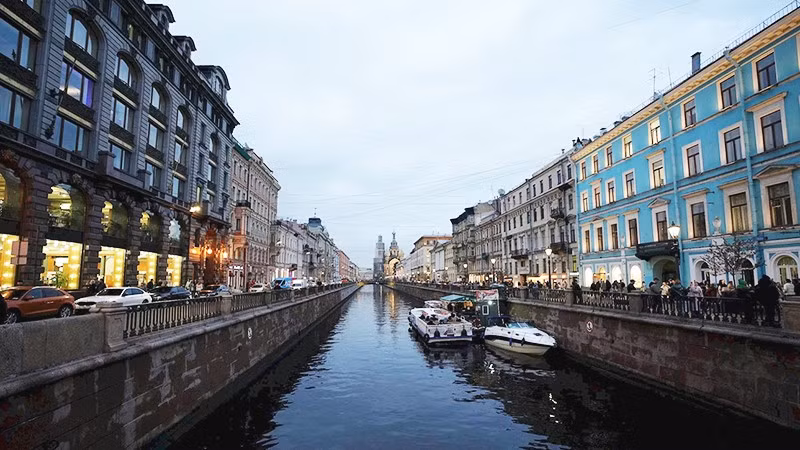 Hệ thống kênh đào chằng chịt ở St.Petersburg đã tạo ra một vẻ đẹp đặc biệt mà người ta gọi là "Venice phương Bắc".