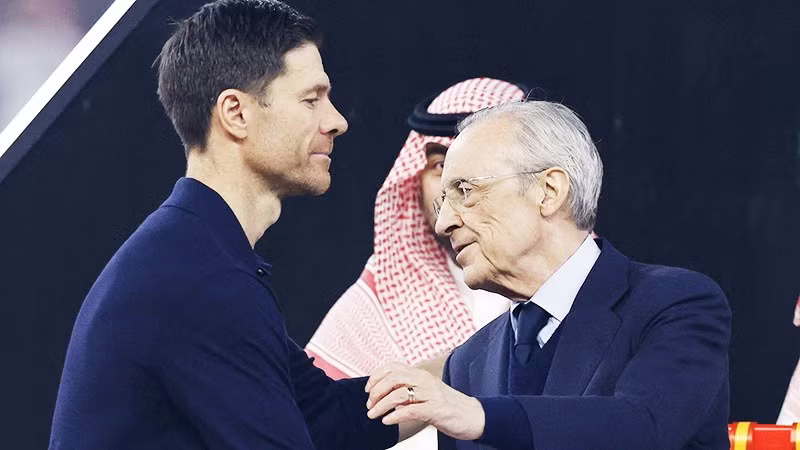 Xabi Alonso rời Real chỉ sau 7 tháng nắm quyền huấn luyện viên.