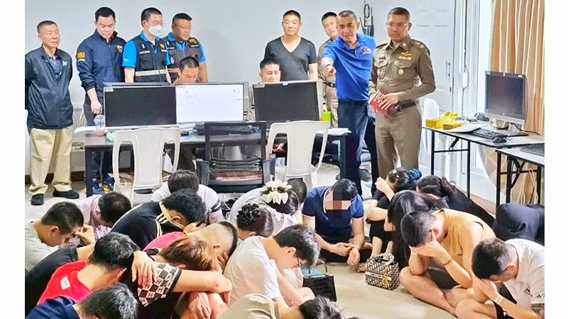 Cảnh sát Thái Lan triệt phá một ổ nhóm lừa đảo trực tuyến. Ảnh: GETTY IMAGES